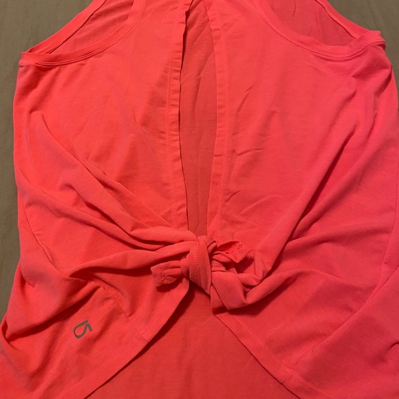 Gap Fit Breathe pink top Size Small - Picture 4 of 4